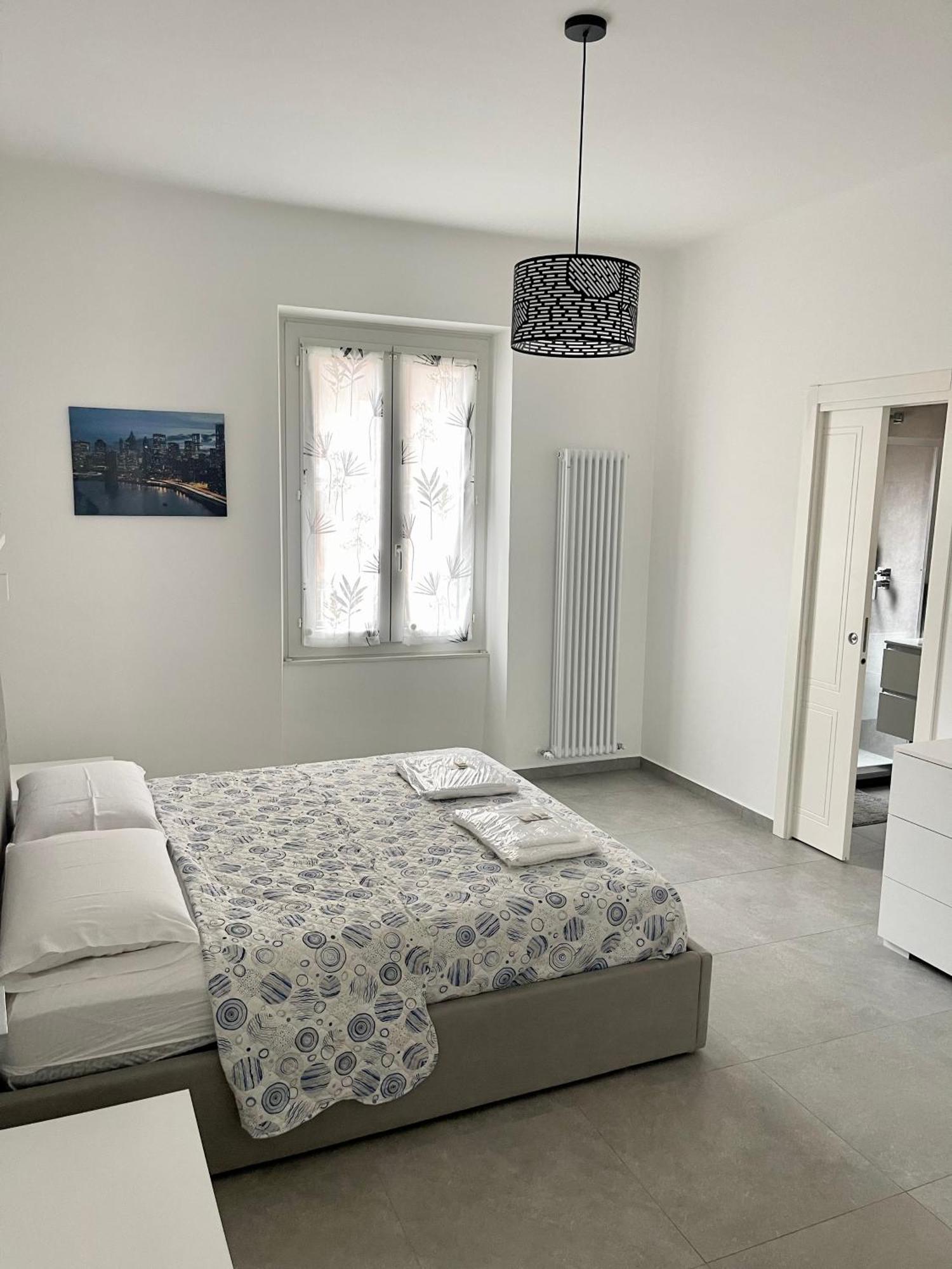 Deluxe Apartment Self Check In Parking Генуа Екстериор снимка