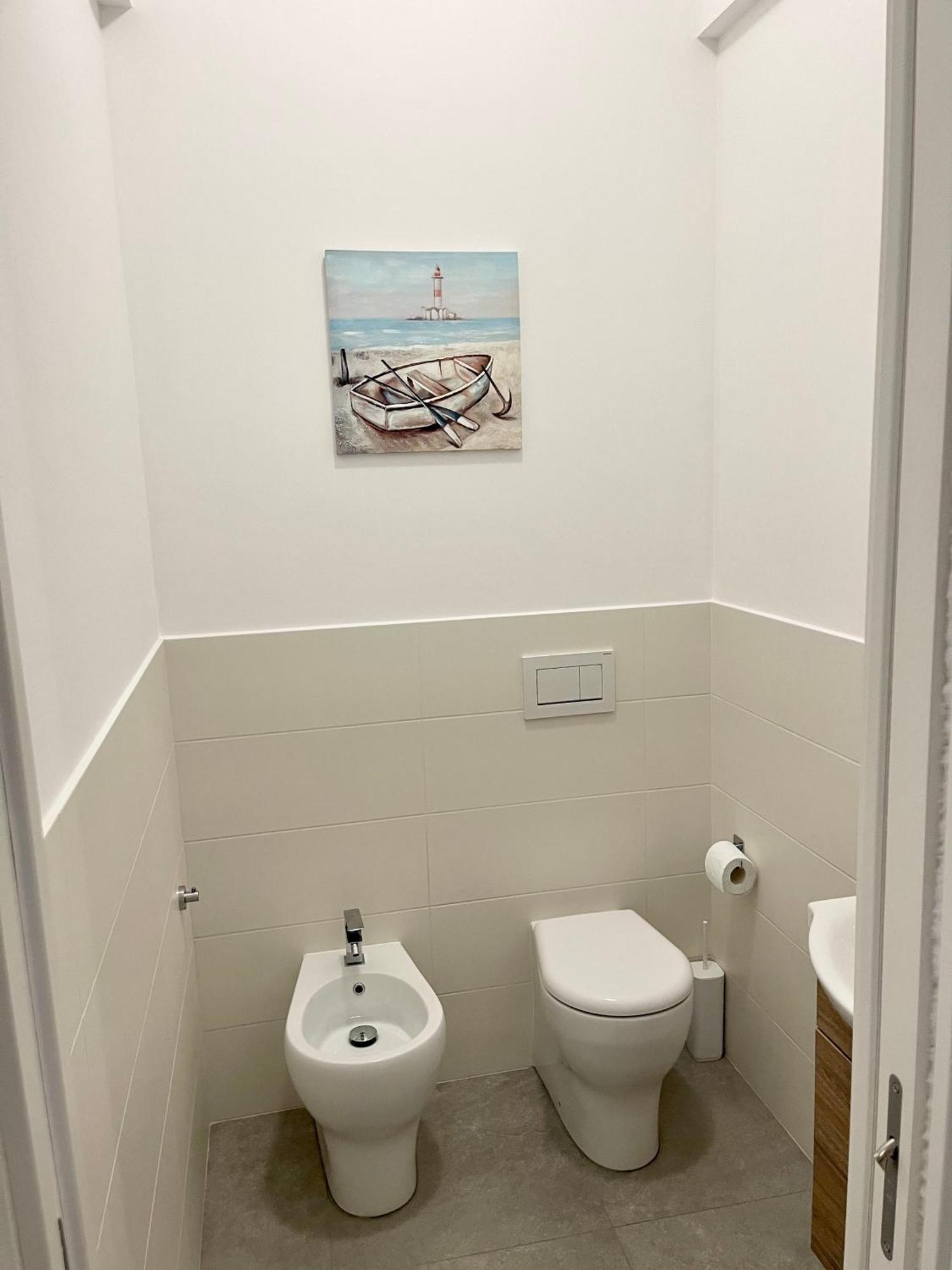 Deluxe Apartment Self Check In Parking Генуа Екстериор снимка