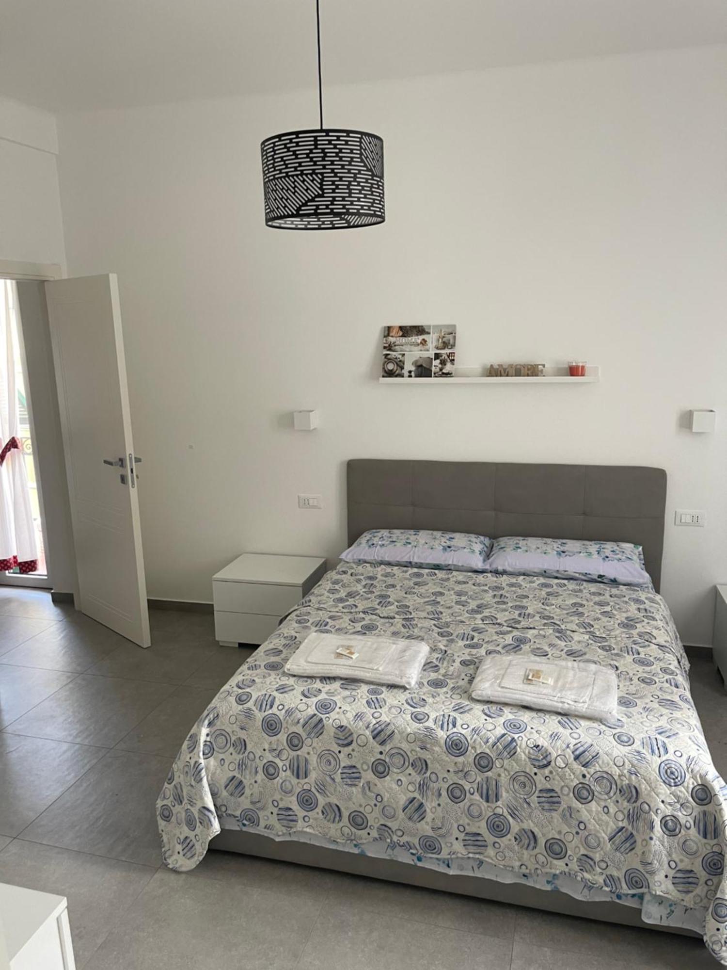 Deluxe Apartment Self Check In Parking Генуа Екстериор снимка