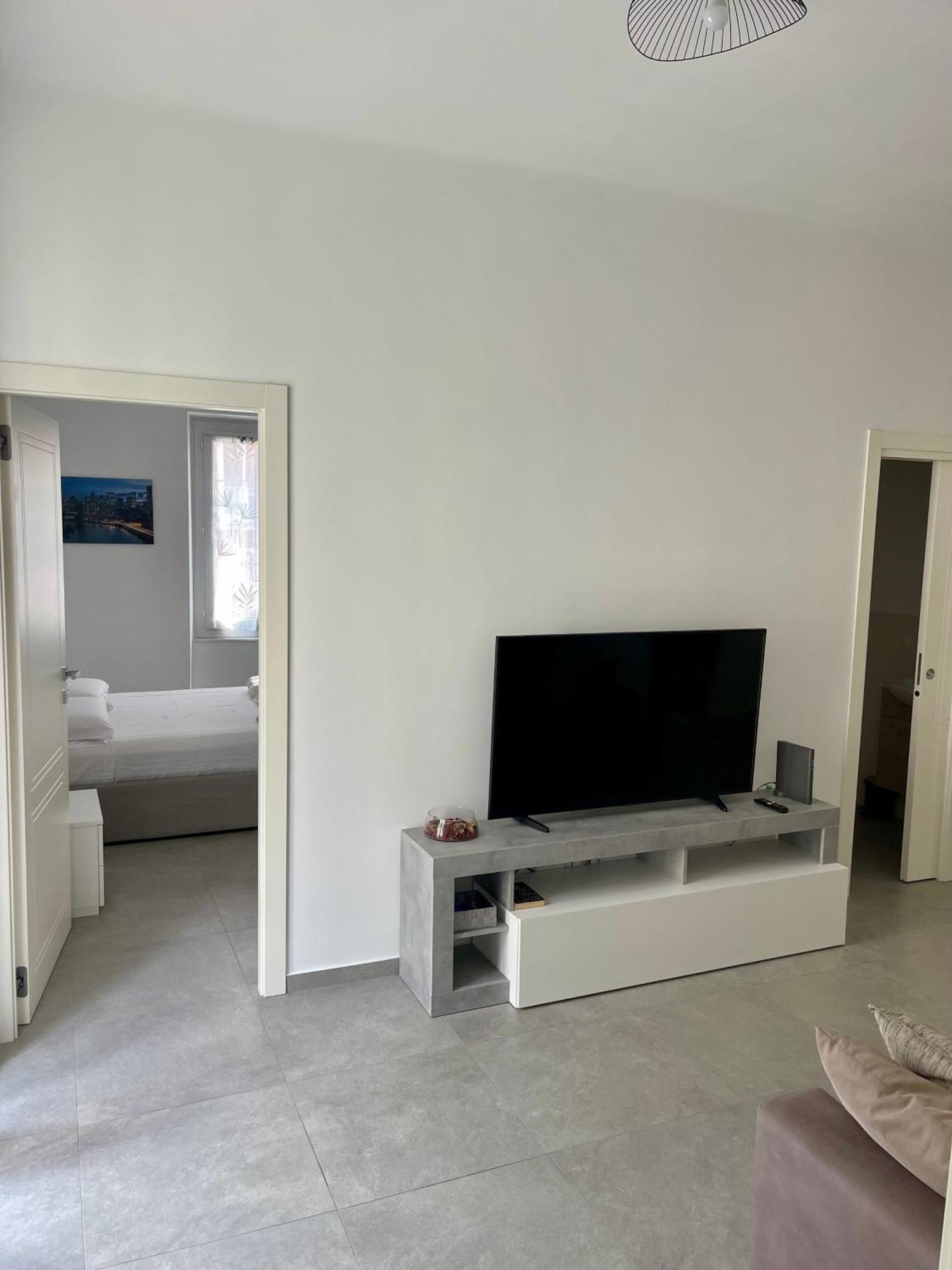 Deluxe Apartment Self Check In Parking Генуа Екстериор снимка