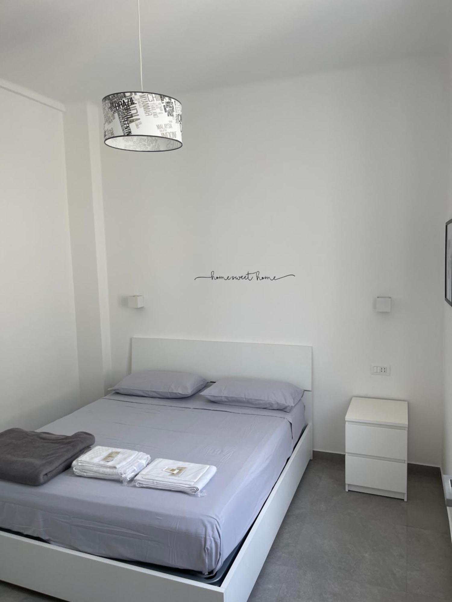 Deluxe Apartment Self Check In Parking Генуа Екстериор снимка